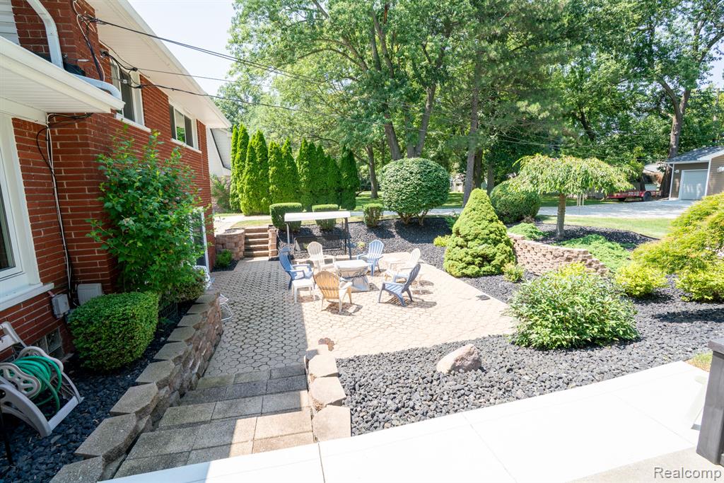 8310 Burning Bush Road, Grosse Ile, MI 48138 — Photo 41