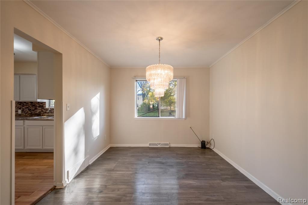 5297 Oaktree Drive, Flint, MI 48532 — Photo 3
