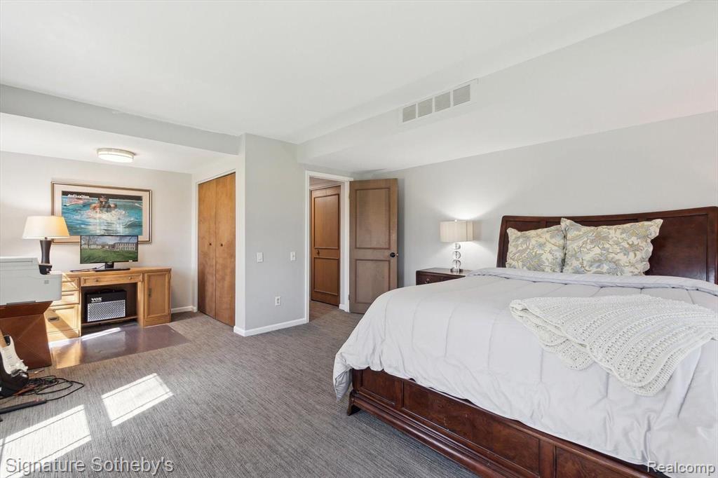5896 HUNTERS GATE Drive, Troy, MI 48098 — Photo 26