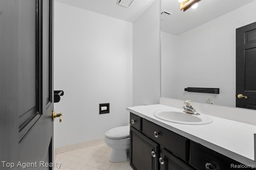 40363 Denbigh Drive, Sterling Heights, MI 48310 — Photo 11