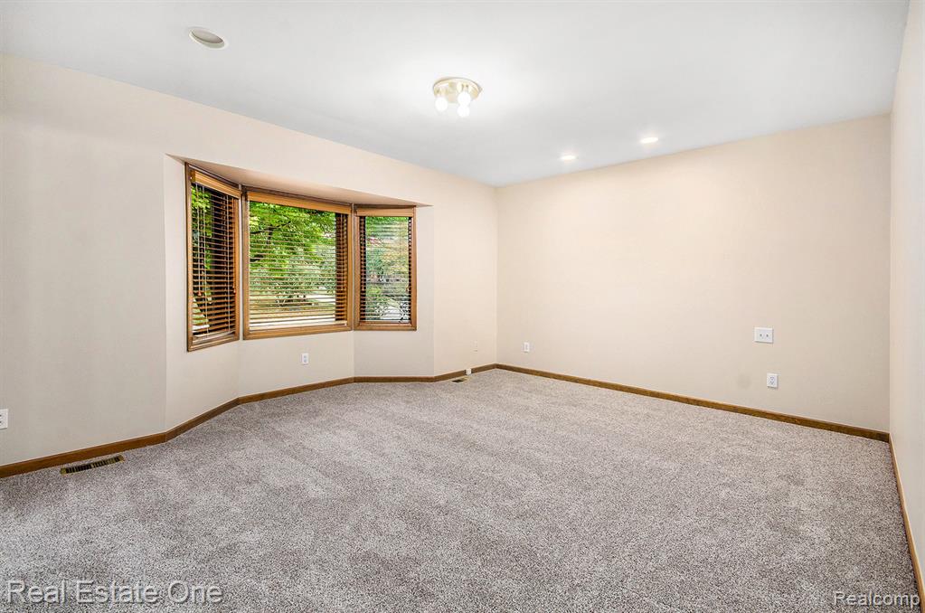 6281 Quaker Hill Drive, West Bloomfield, MI — Photo 16