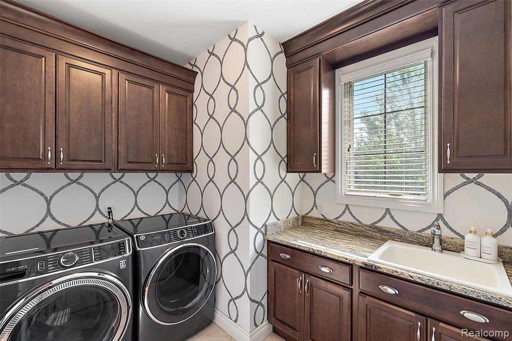 3071 Emeraude Court, Rochester, MI 48306 — Photo 18