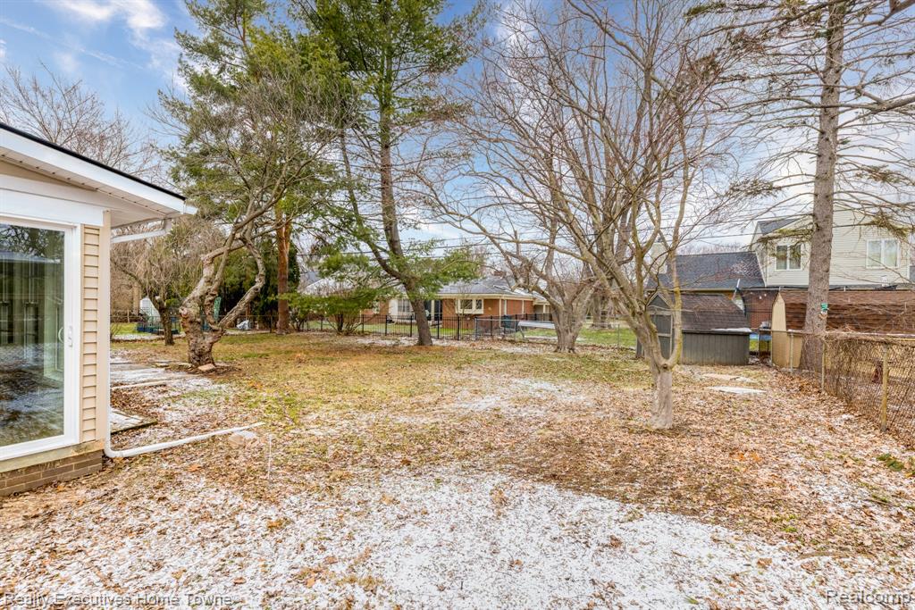 18910 Devonshire Street, Beverly Hills, MI 48025 — Photo 31