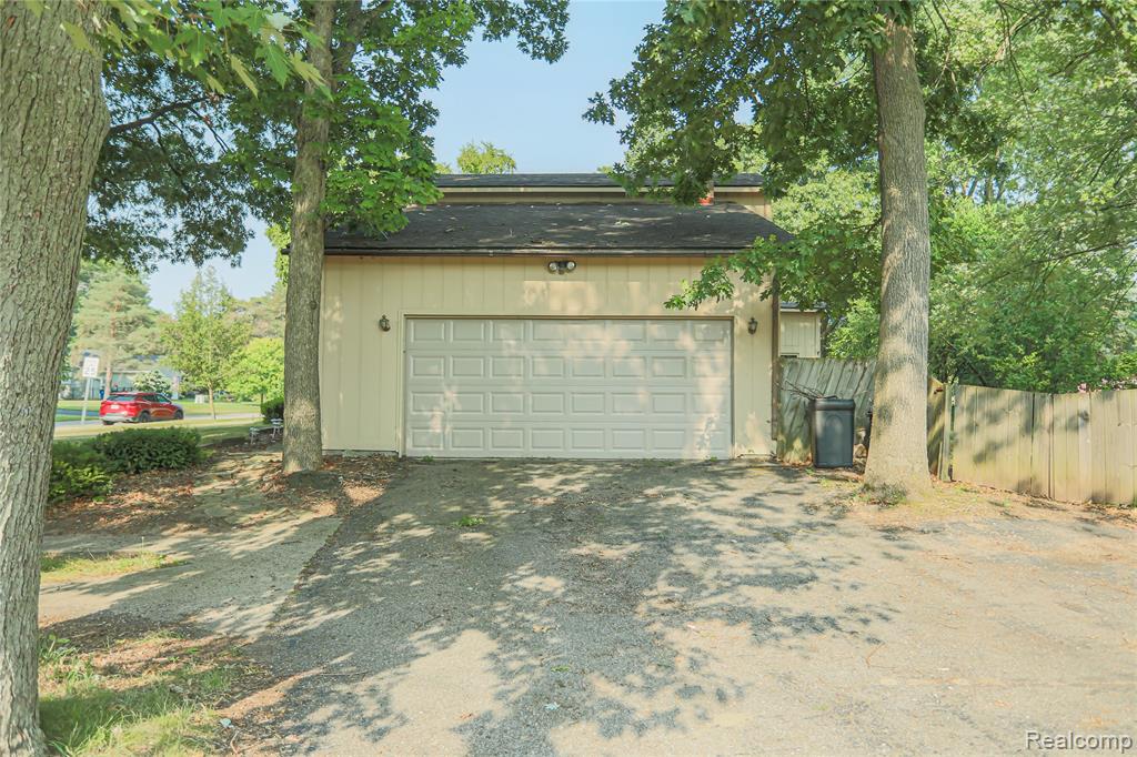 7014 Marco Drive, Waterford, MI 48327 — Photo 4