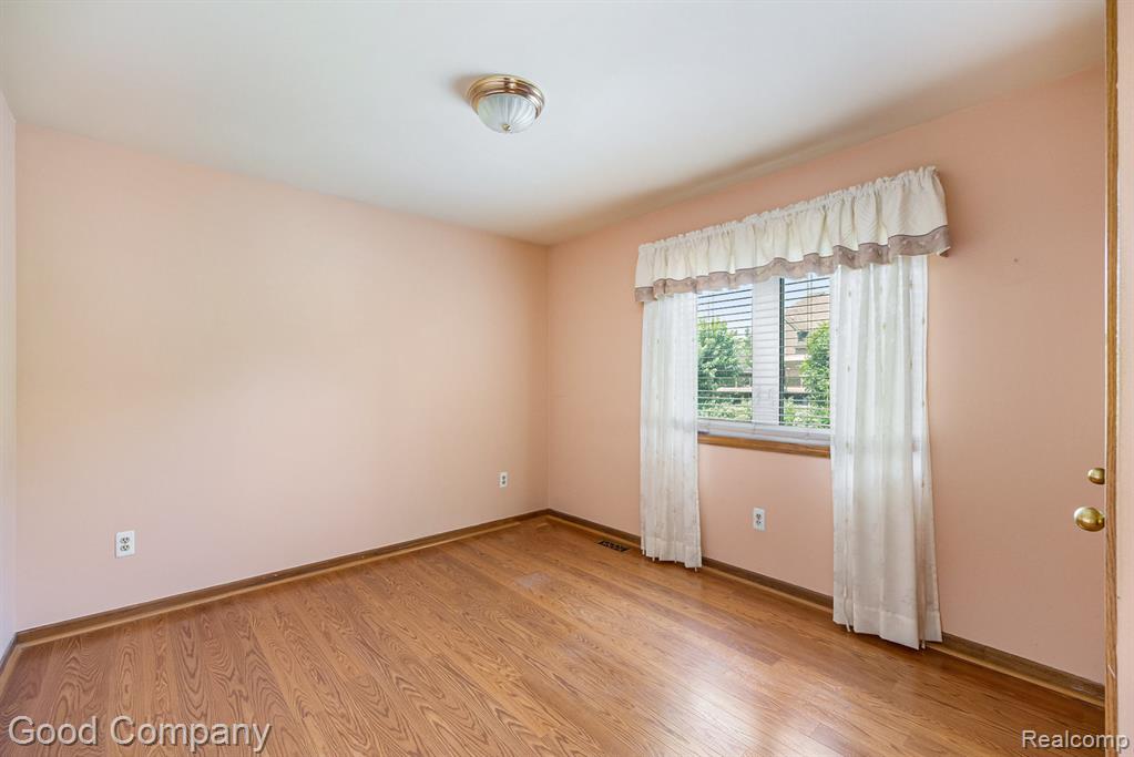47284 Hunters Chase Drive, Macomb, MI 48042 — Photo 14