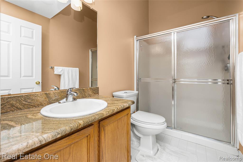 38494 Windsor, 54, Farmington Hills, MI 48331 — Photo 18
