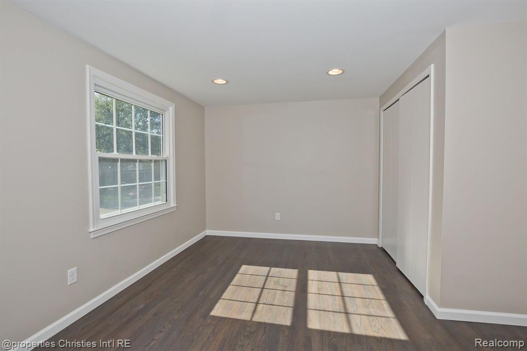5582 NORTHCOTE, West Bloomfield, MI — Photo 38