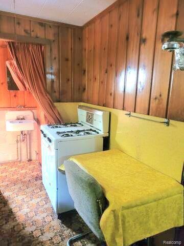 7528 OLD STUMP Road, Gaylord, MI 49735 — Photo 19