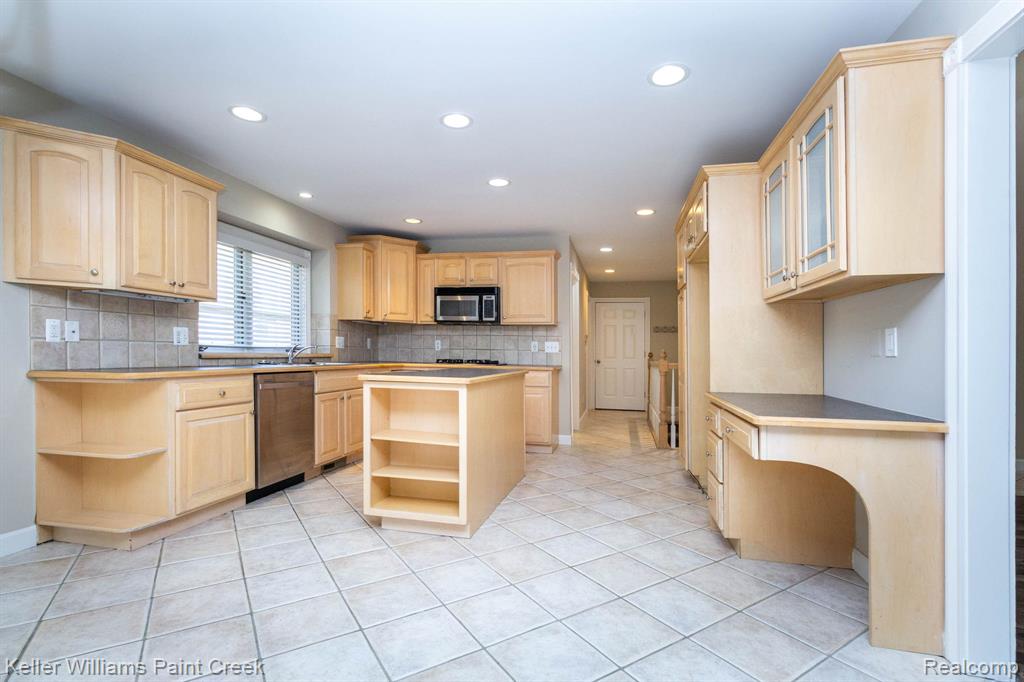 20695 Gaberty Drive, Clinton Twp, MI 48038 — Photo 16