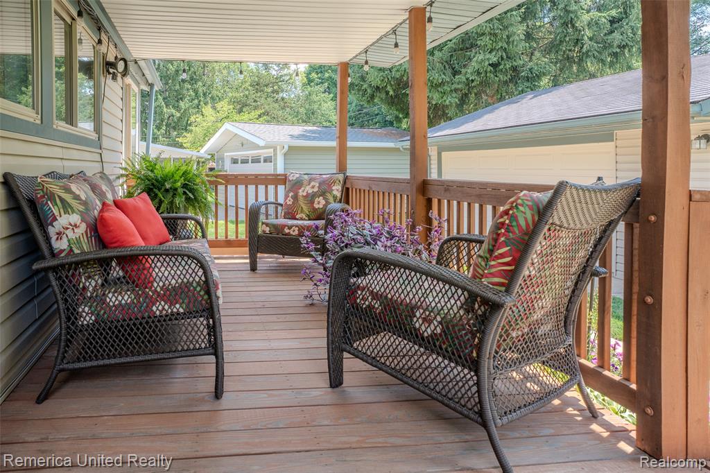 839 Sweetbriar, Milford, MI 48381 — Photo 11
