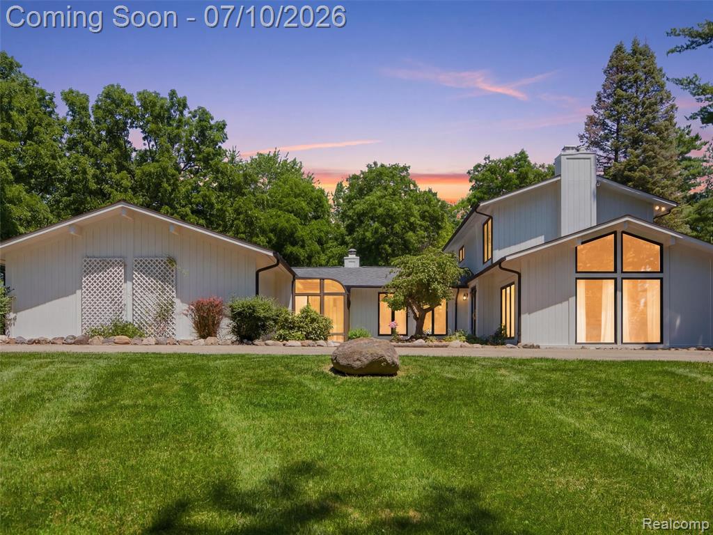 670 W Snell Road, Rochester, MI 48306 — front exterior