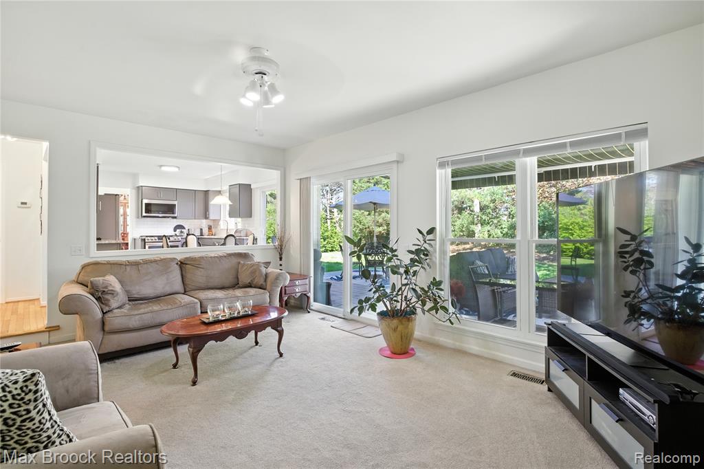 44322 Vassar Street, Canton, MI 48188 — Photo 17