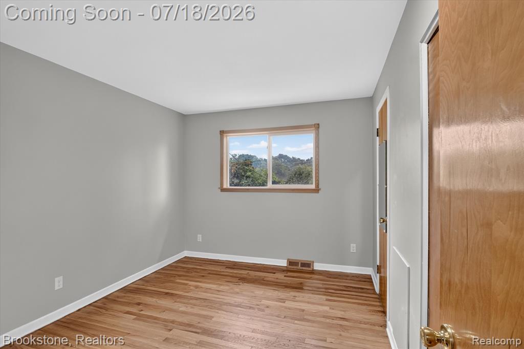 7176 Perry Lake Road, Clarkston, MI — Photo 25