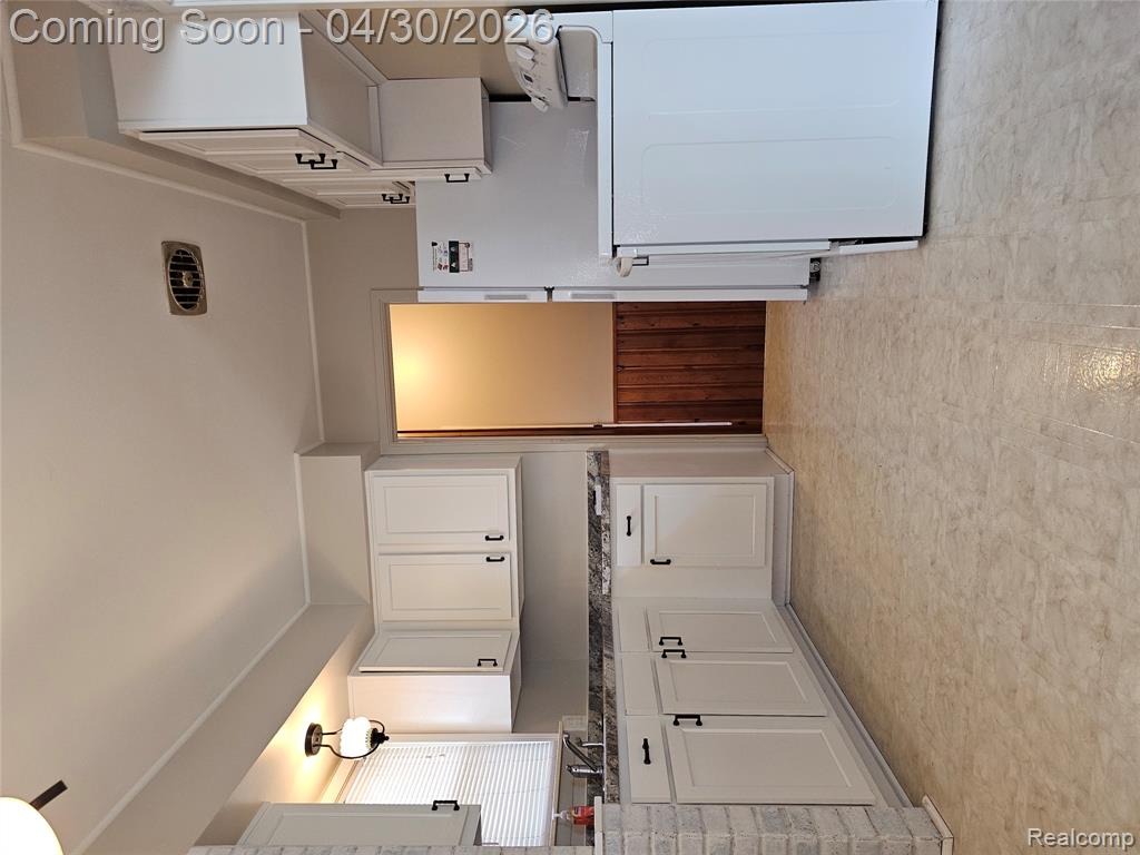 7355 W Frumin Court, Westland, MI — Photo 9