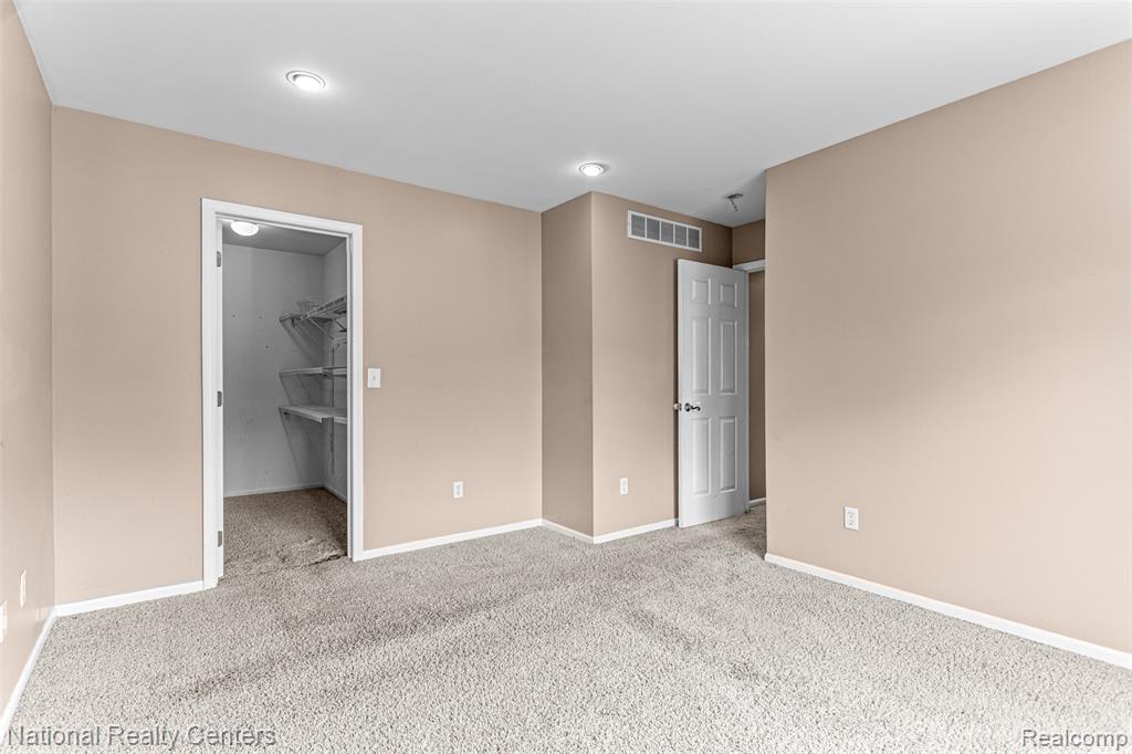 886 Millerway Drive, Fenton, MI 48430 — Photo 7
