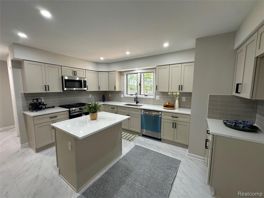 4233 State Road, Fort Gratiot, MI 48059 — Photo 22
