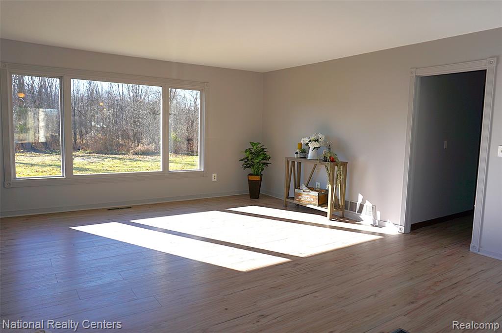 1495 Briggsville Road, Fowlerville, MI 48836 — Photo 11