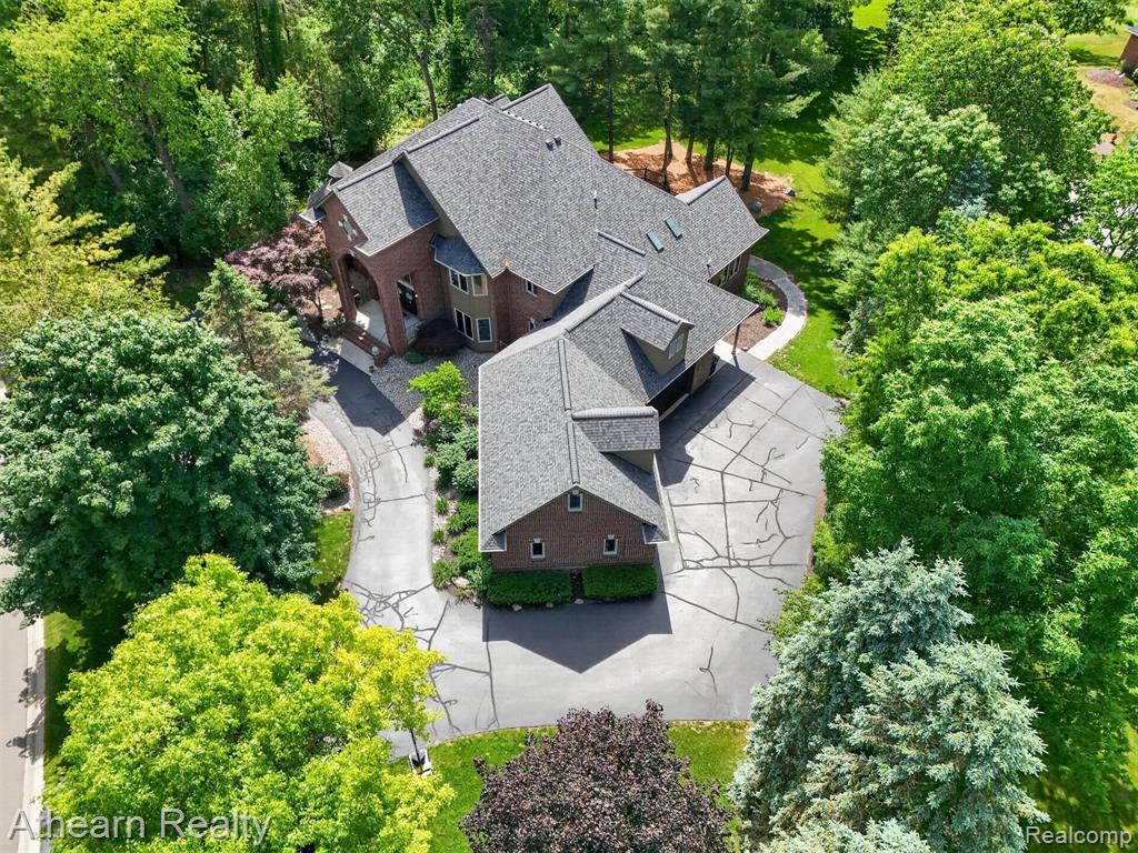 5326 Lake Forest Boulevard, Brighton, MI 48116 — Photo 20