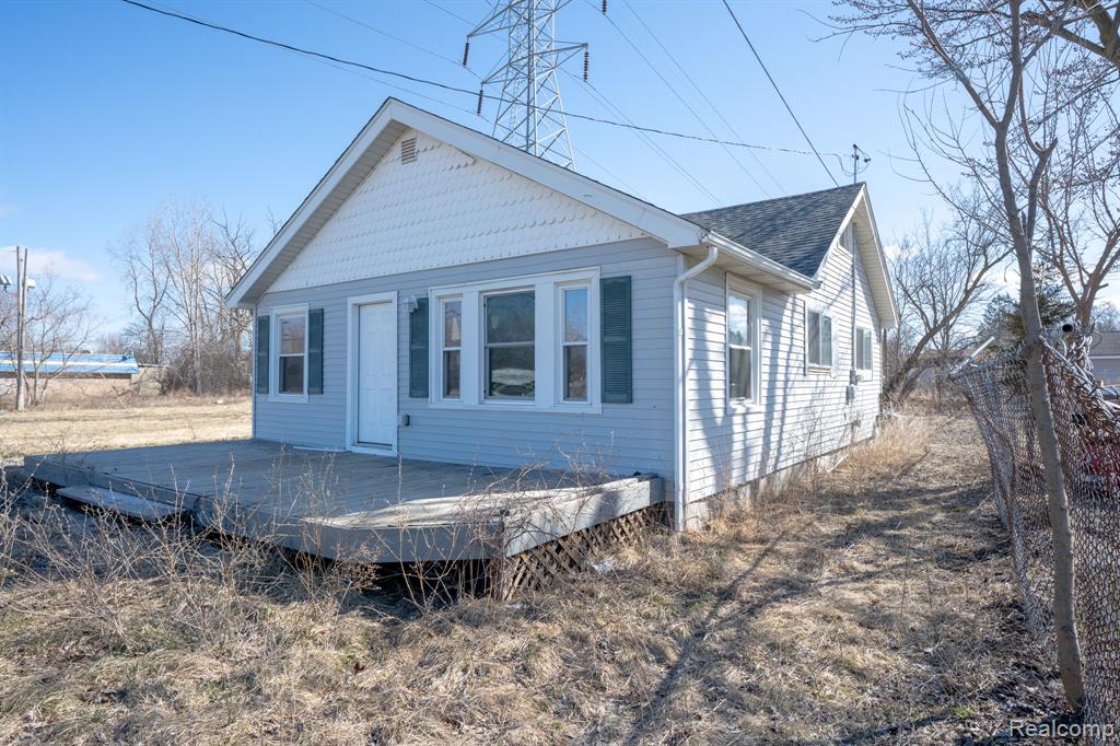 8508 N Saginaw Road, Mount Morris, MI 48458 — Photo 2