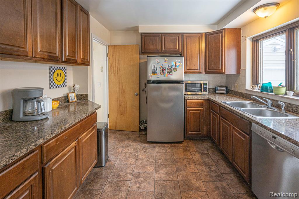 1228 ELBRIDGE Street, Ypsilanti, MI 48197 — Photo 9