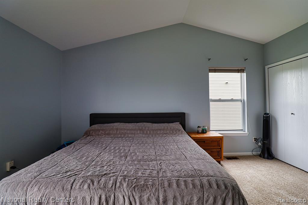 5626 Lockwood Drive, Waterford, MI 48329 — Photo 13