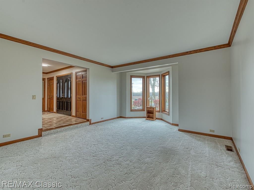 9415 N TERRITORIAL Road, Plymouth, MI 48170 — Photo 8