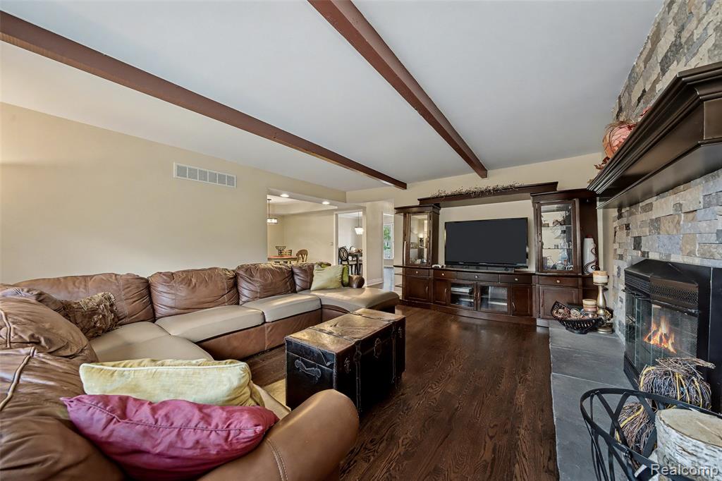 6940 Wing Lake Road, Bloomfield, MI 48301 — Photo 14