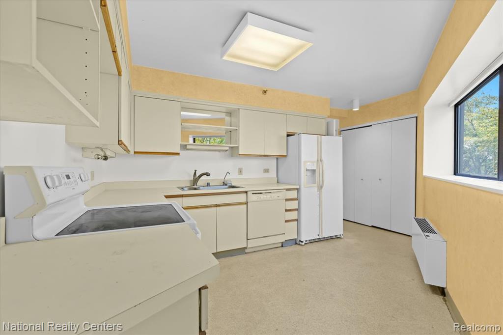 5000 Town Center, 408, Southfield, MI 48075 — Photo 9