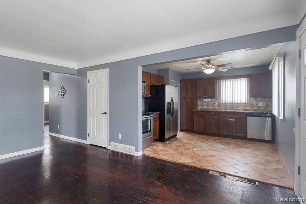 4976 CORNELL Street, Dearborn Heights, MI 48125 — Photo 5