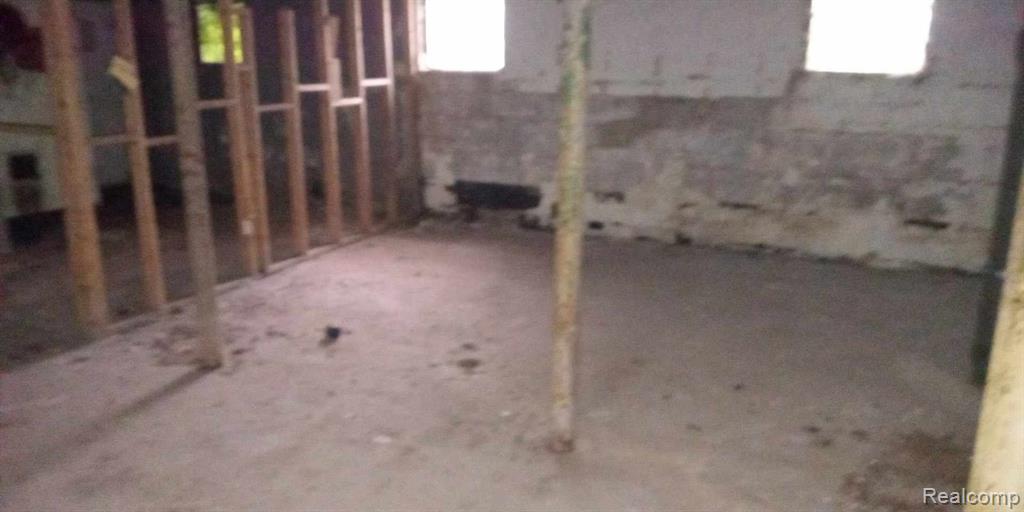 13832 PINEWOOD Street, Detroit, MI, 48205