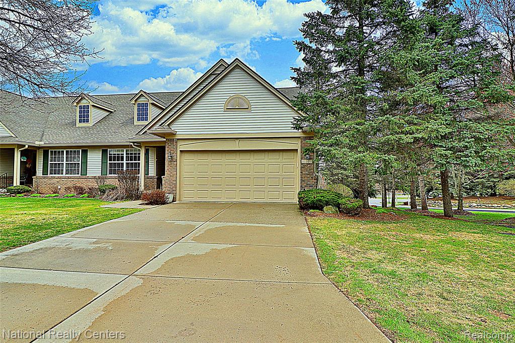 110 Four Seasons Drive, Lake Orion, MI — Photo 2