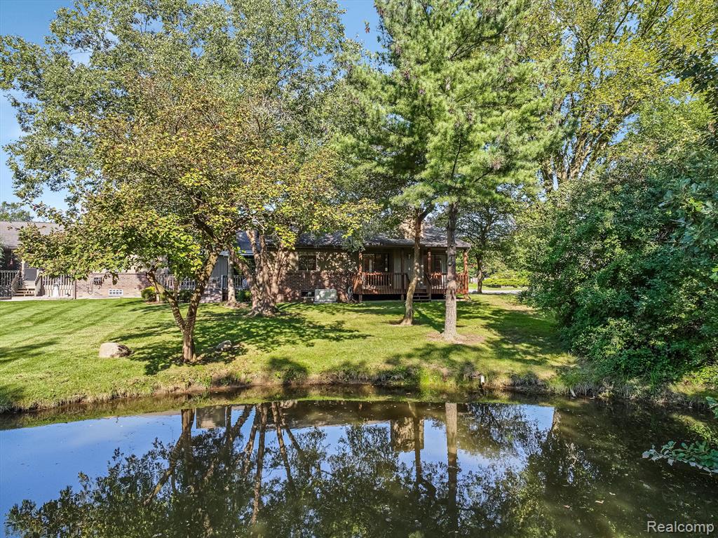 9735 HAWTHORNE GLEN Drive, Grosse Ile, MI 48138 — Photo 36