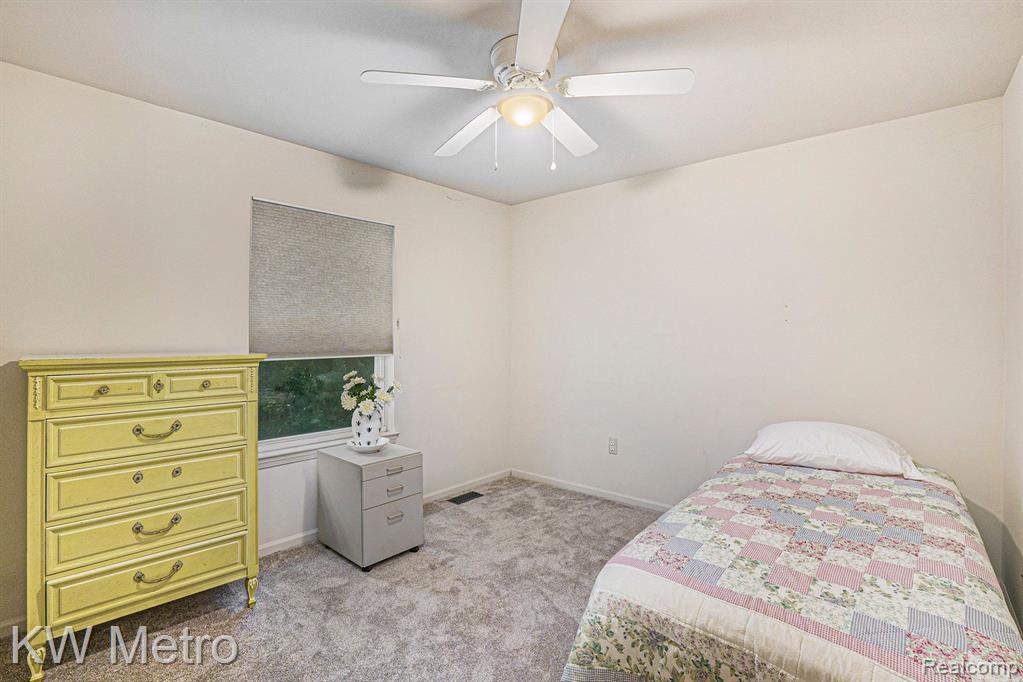 7565 GREENWAY Lane, West Bloomfield, MI 48324 — Photo 17