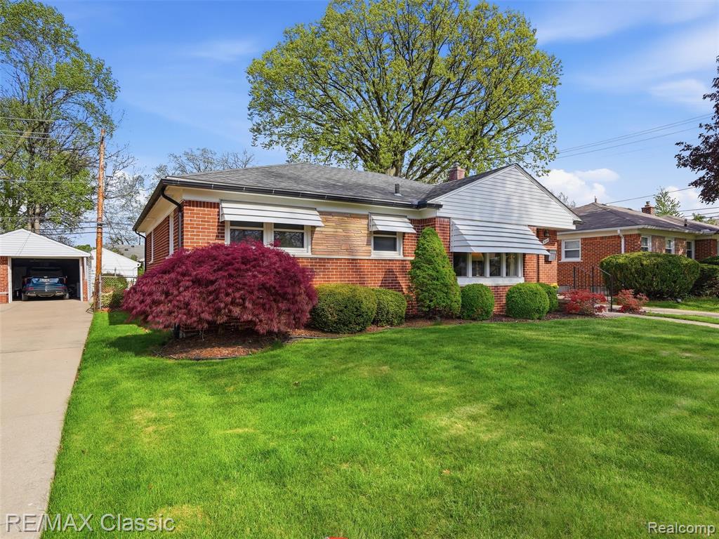 9116 Tecumseh Avenue, Redford, MI 48239 — Photo 2
