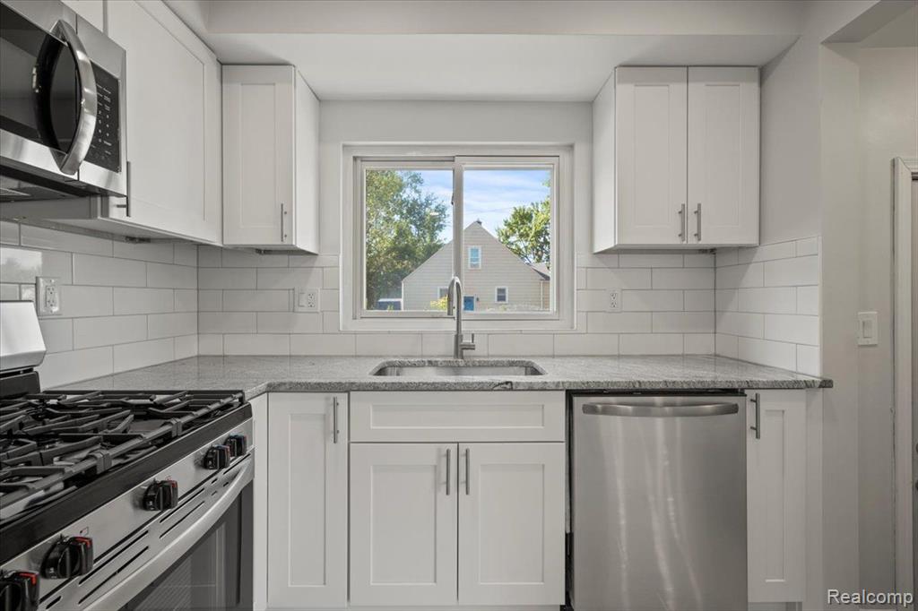 4014 GREENFIELD Road, Berkley, MI 48072 — Photo 11