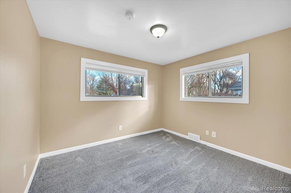 8365 21 Mile Road, Shelby Twp, MI 48317 — Photo 13
