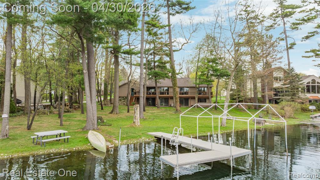 2748 Armstrong Drive, Lake Orion, MI — Photo 4