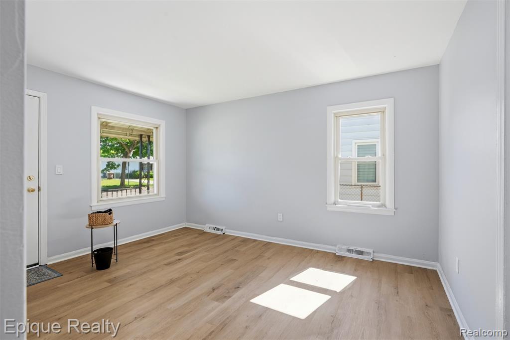 497 Montana Avenue, Pontiac, MI 48341 — Photo 5