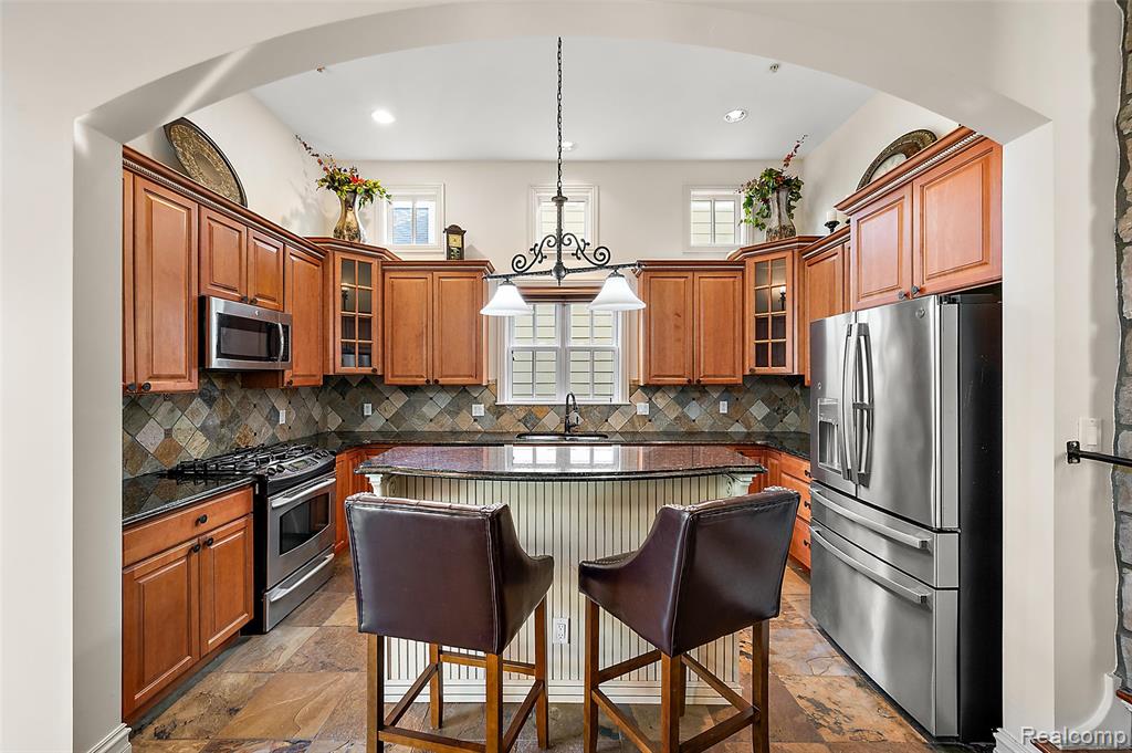 3875 Andover Avenue, Auburn Hills, MI 48326 — Photo 9