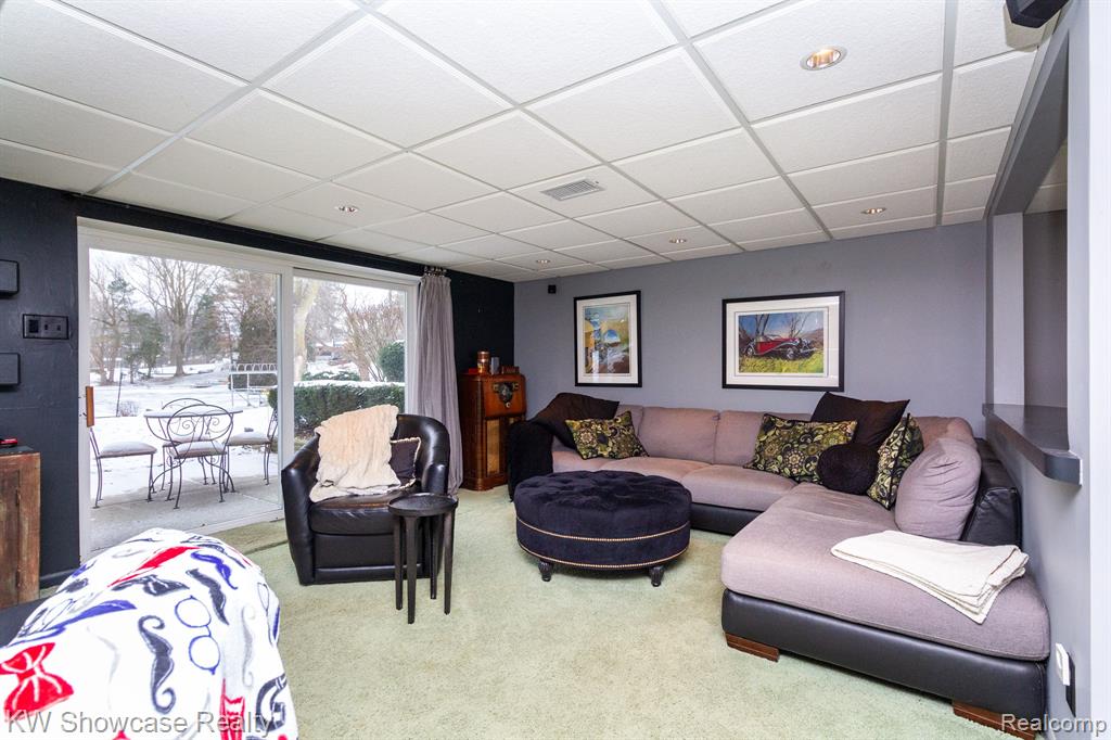 7339 ELLINGROVE Drive, White Lake, MI 48383 — Photo 39