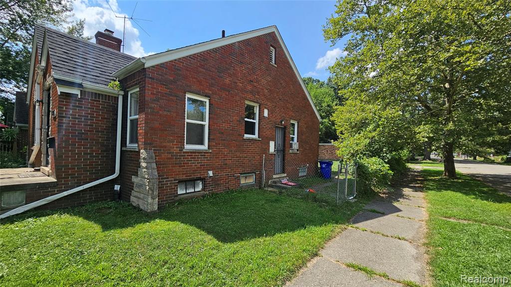 6015 Hereford Street, Detroit, MI 48224 — Photo 5