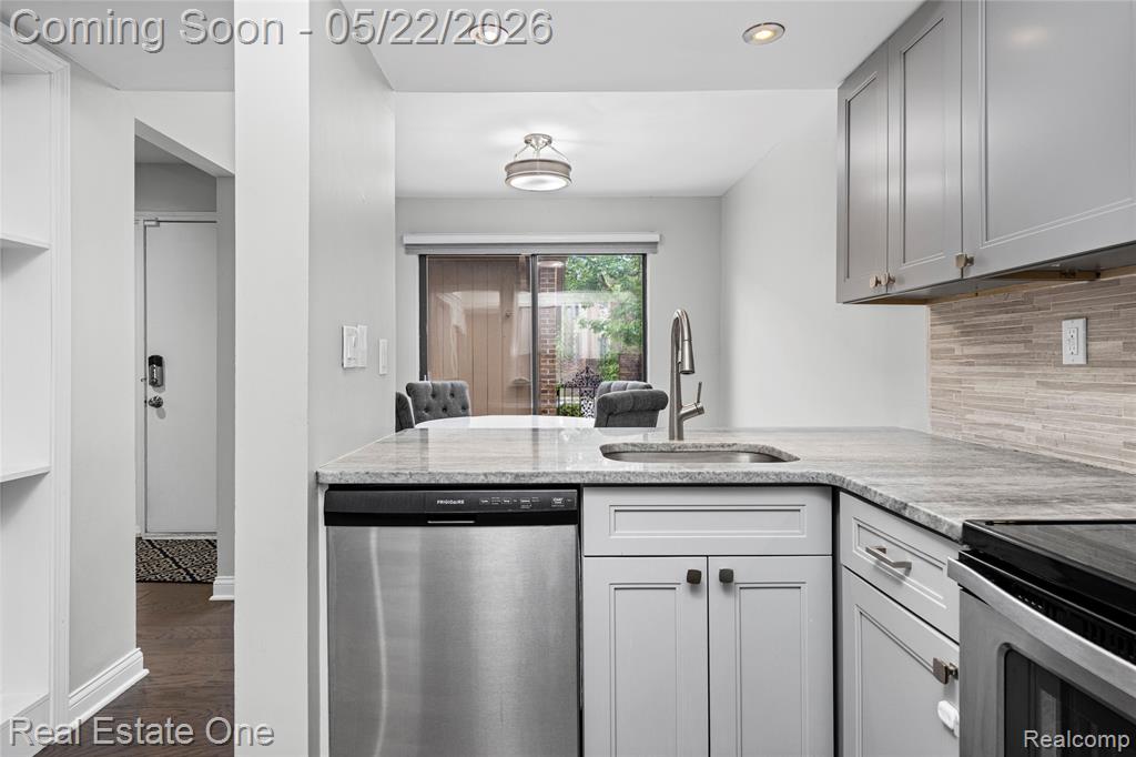 5345 Wright Way W, West Bloomfield, MI — Photo 22