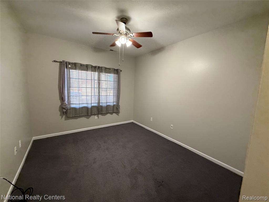 5686 Acorn Lane, Sterling Heights, MI 48314 — Photo 11