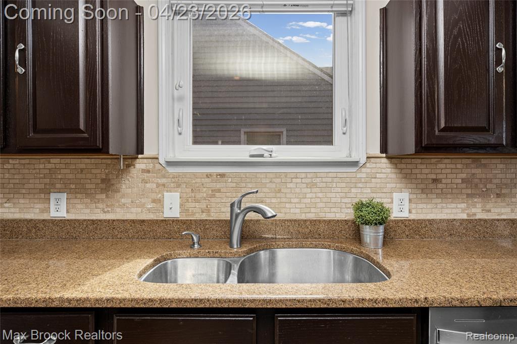 2048 Gardner Avenue, Berkley, MI 48072 — Photo 18