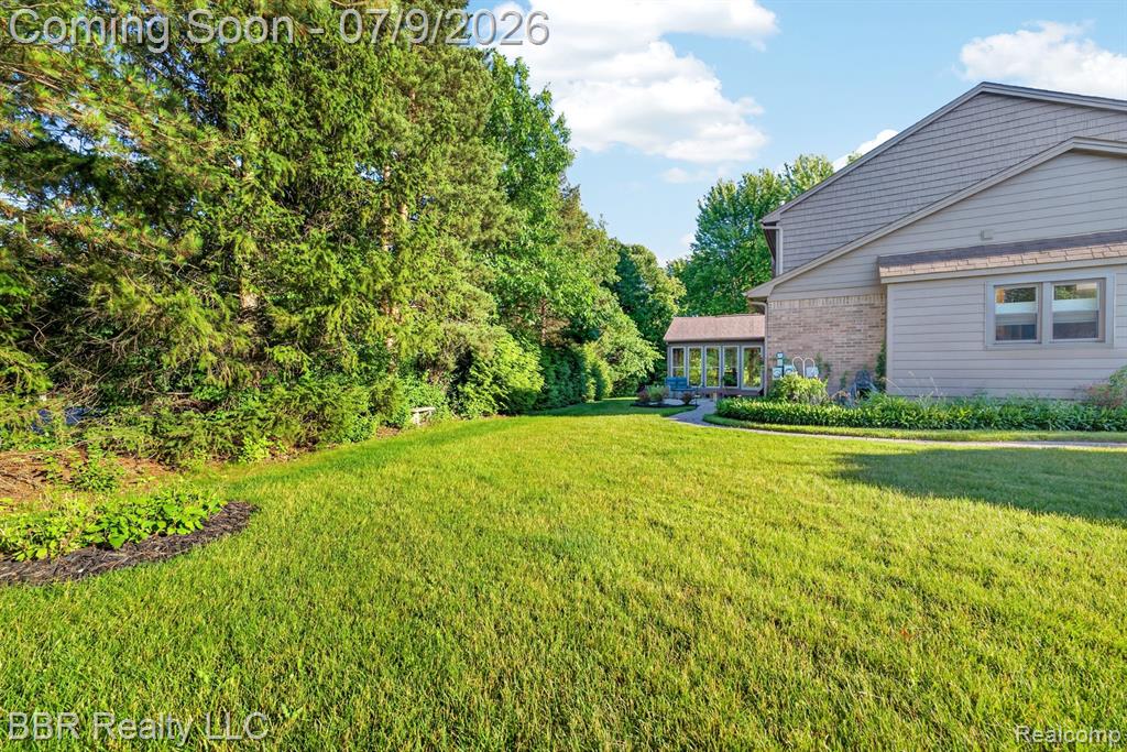 45411 Halston Court, Novi, MI — Photo 39