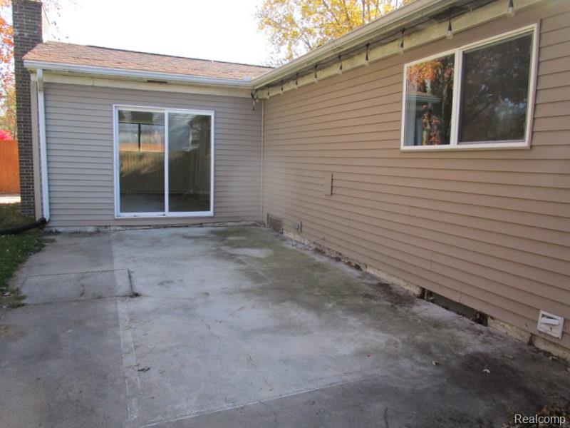 24681 Saint Paul Boulevard, Harrison Township, MI — Photo 15