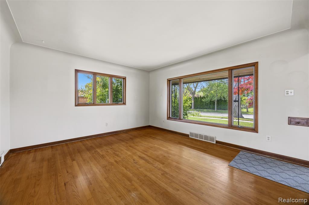 6532 Rockdale Street, Dearborn Heights, MI 48127 — Photo 11