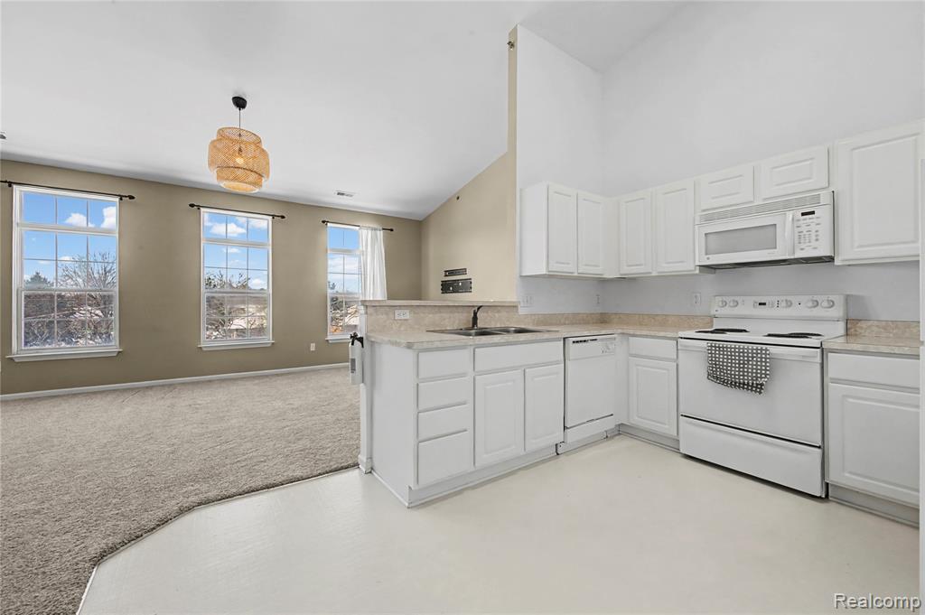 43039 Strand Drive, Sterling Heights, MI 48313 — Photo 9
