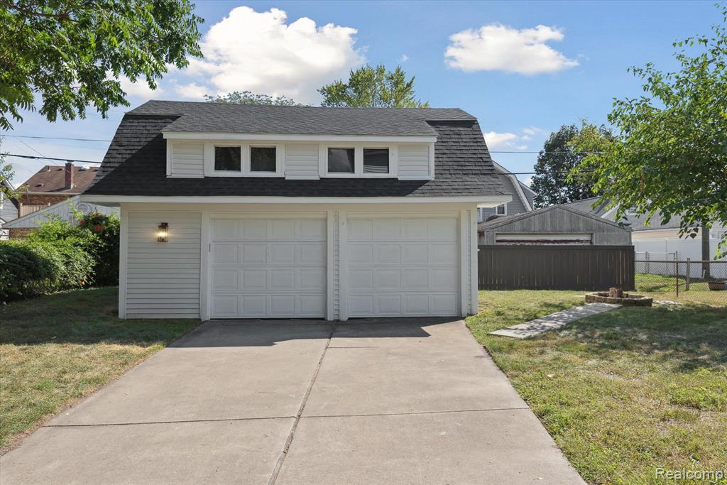 517 Emmons Boulevard, Wyandotte, MI 48192 — Photo 4
