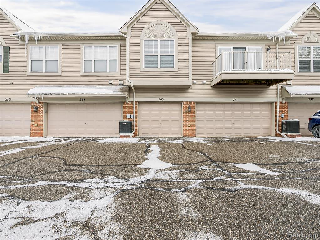 245 WRIGHT Street, Wixom, MI — Photo 36